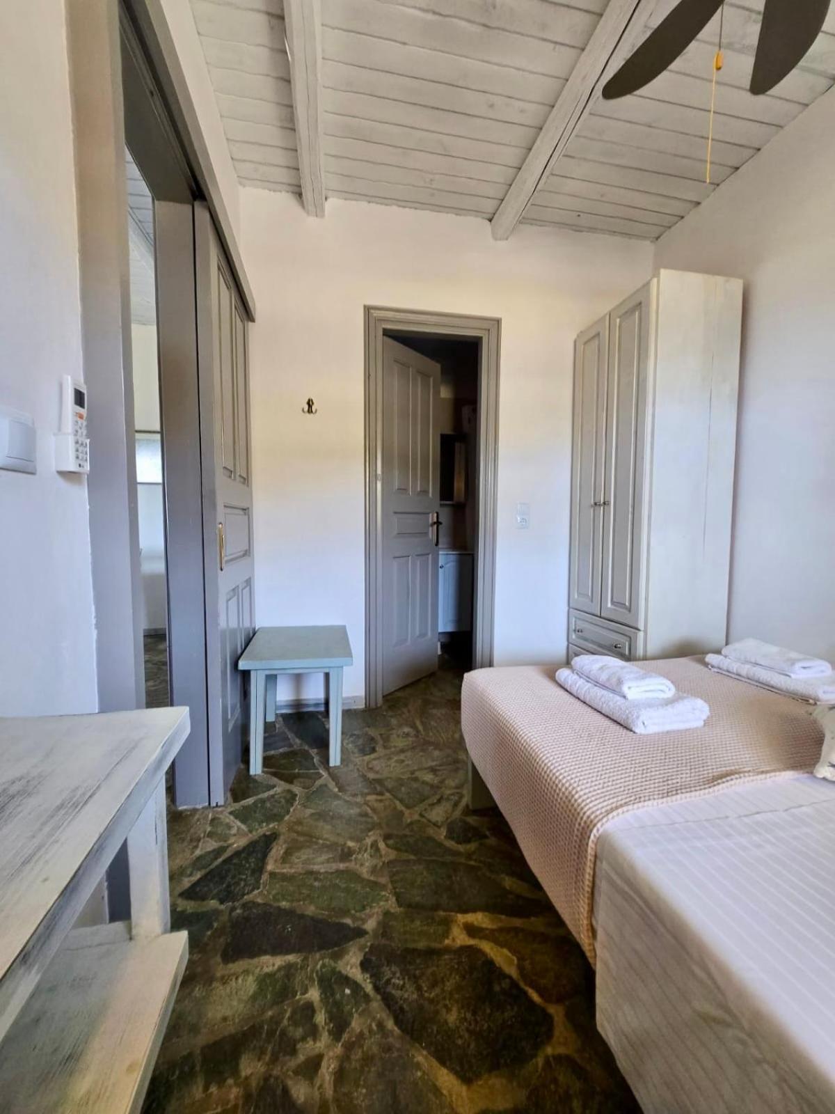 The Traditional Stone Villa Κούνδουρος Εξωτερικό φωτογραφία